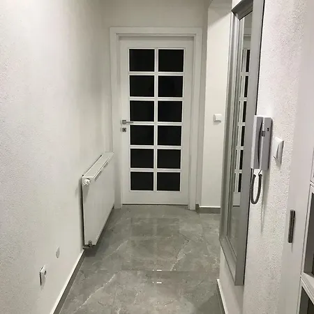 Hadziomerovic Apartments Appartamento *