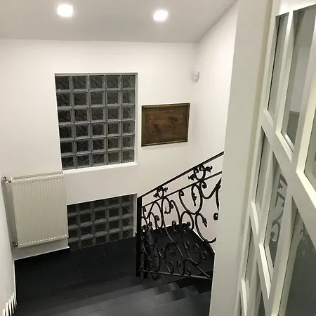 Hadziomerovic Apartments *